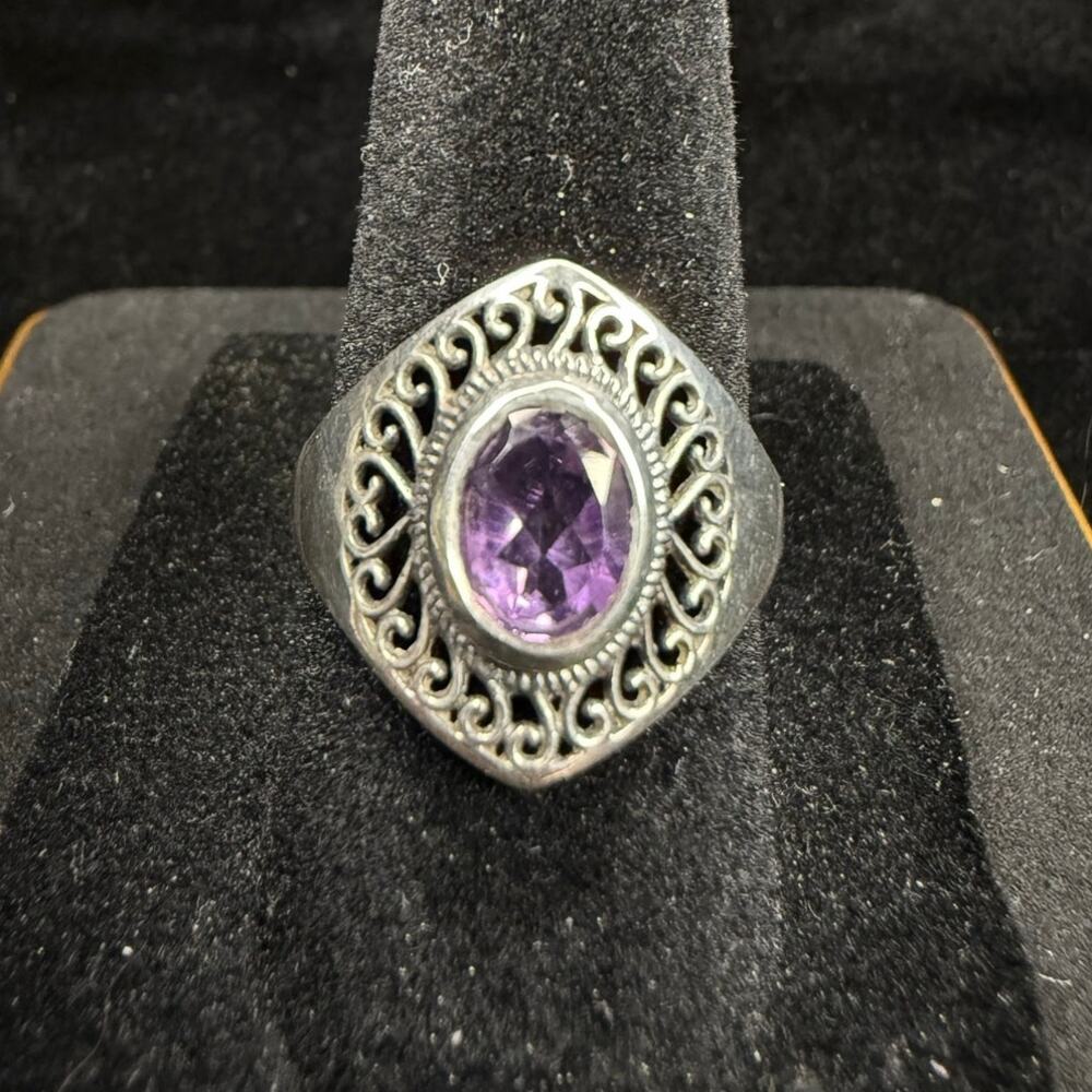 Vintage Solid 925 Sterling Silver Amethyst Ring Size 6.5 Unique Design